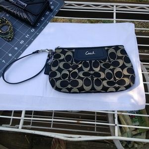 Coach wristlet reposh great used condition GUC